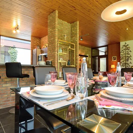 With Pool, فيلة *