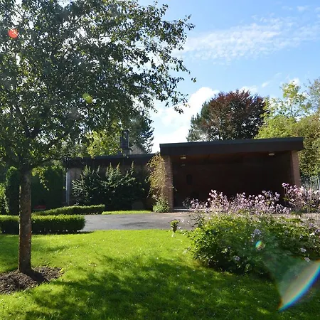 Luxury With Swimming Pool Βίλα Stavelot